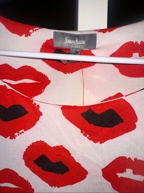 Neiman Marcus Red and Black Lip-Print Sleeveless Top